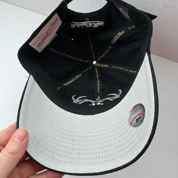 NWOT Mitchell & Ness MLB New York Yankees Skeleton Logo Hat - Picture 7 of 10